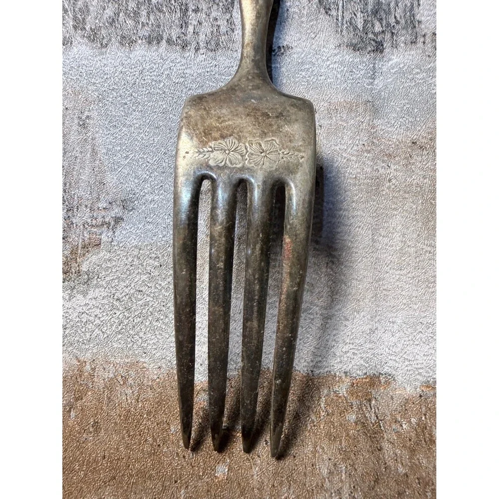 Vintage Victor Silver Seal Cold Meat‎ Serving Fork Floral Art Deco Silverplate